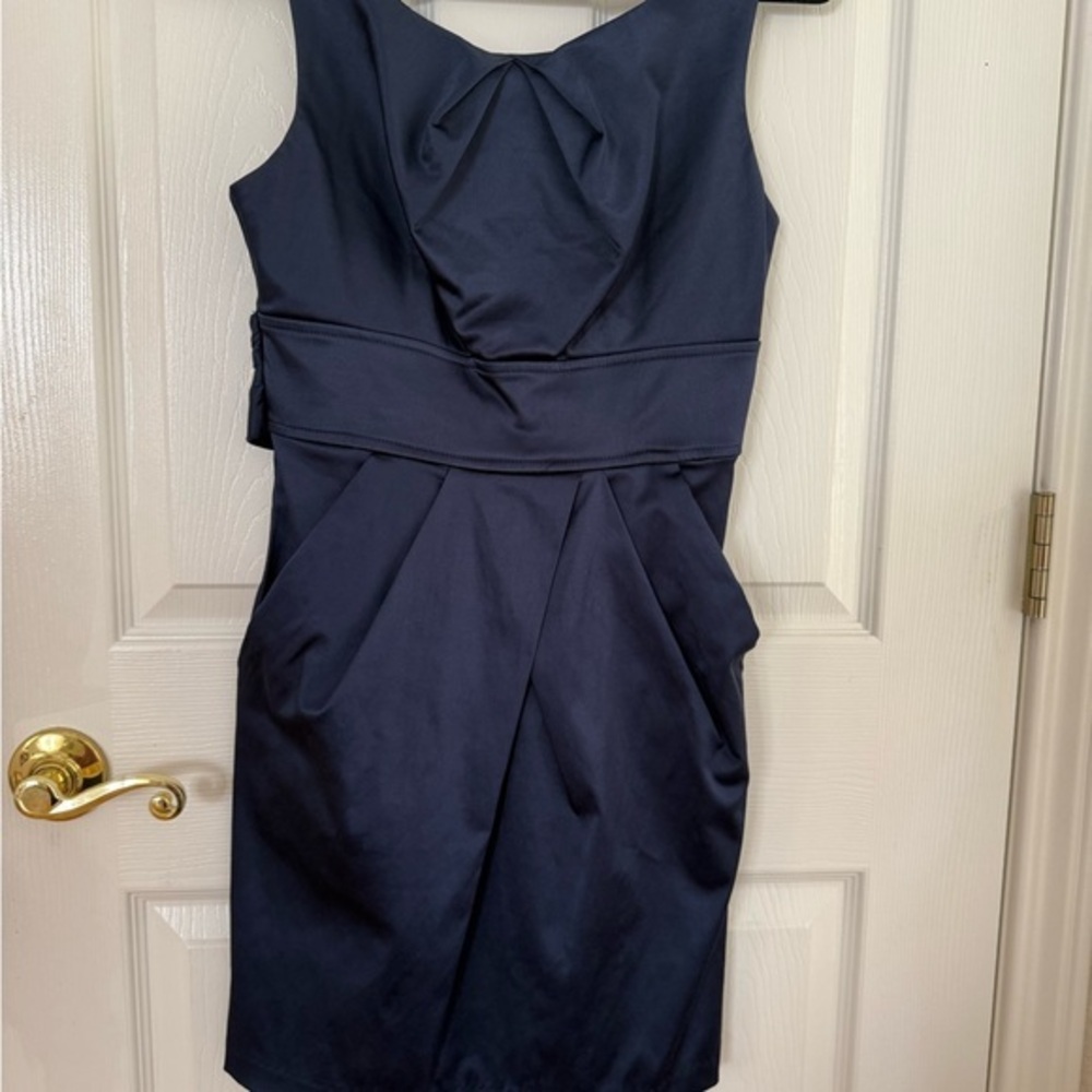 Elegant Navy Blue Sleeveless Dress